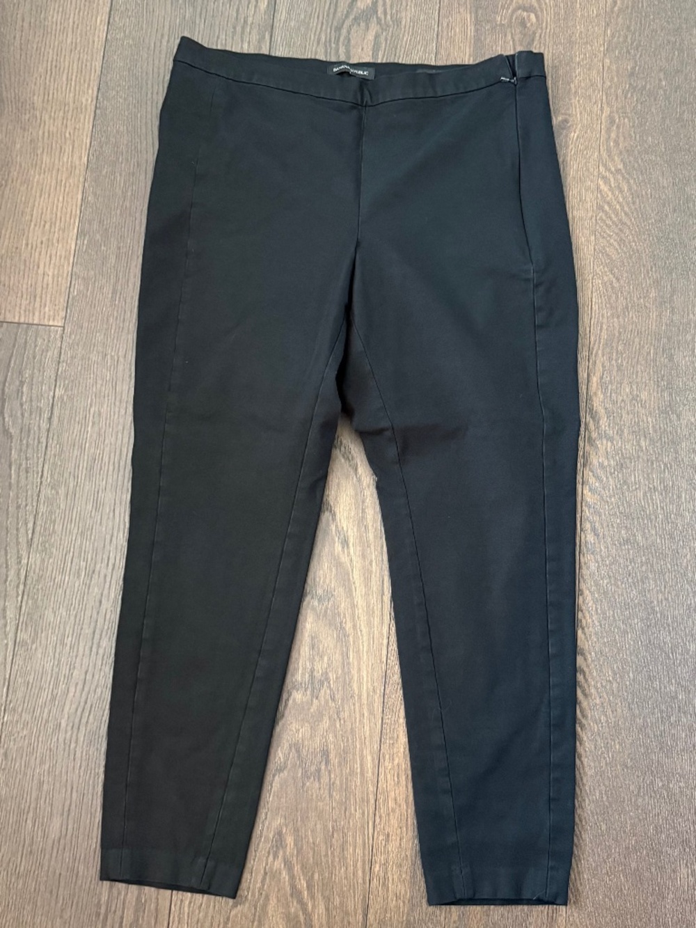 Banana Republic Devon Black Pull-On Ankle Pants Women's Stretch
